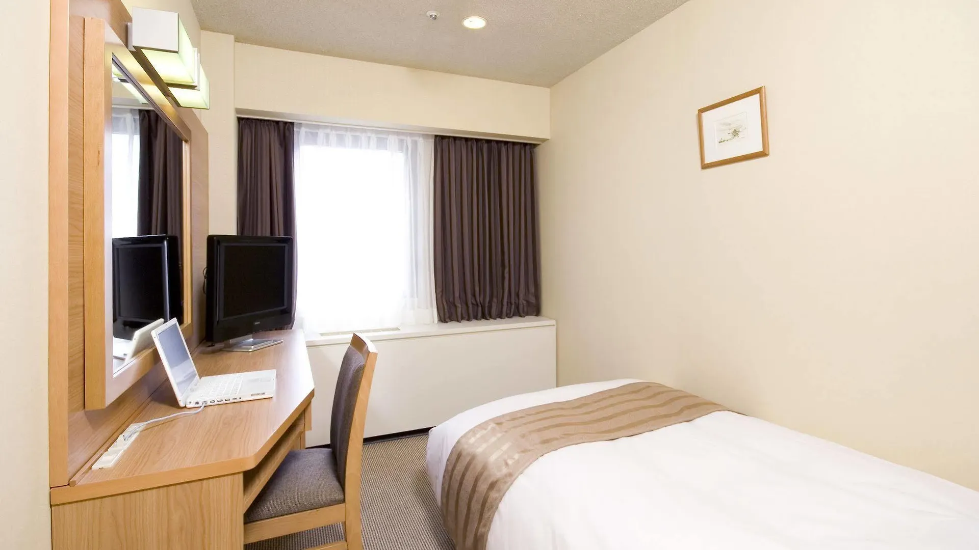 Hotel Sunroute New Szapporo 3*,